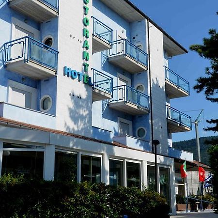 Hotel Azzurro LʼAquila Exteriér fotografie
