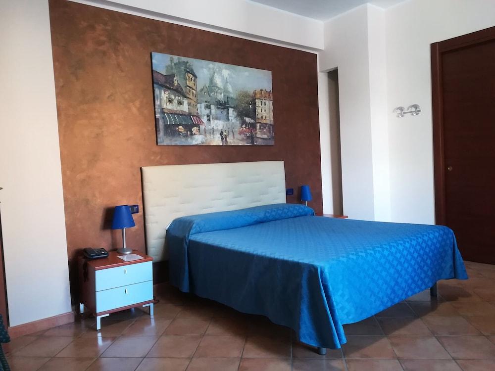 Hotel Azzurro LʼAquila Exteriér fotografie