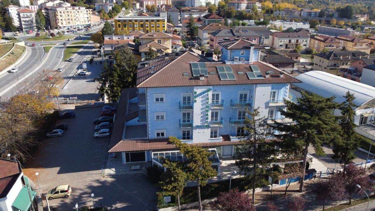 Hotel Azzurro LʼAquila Exteriér fotografie