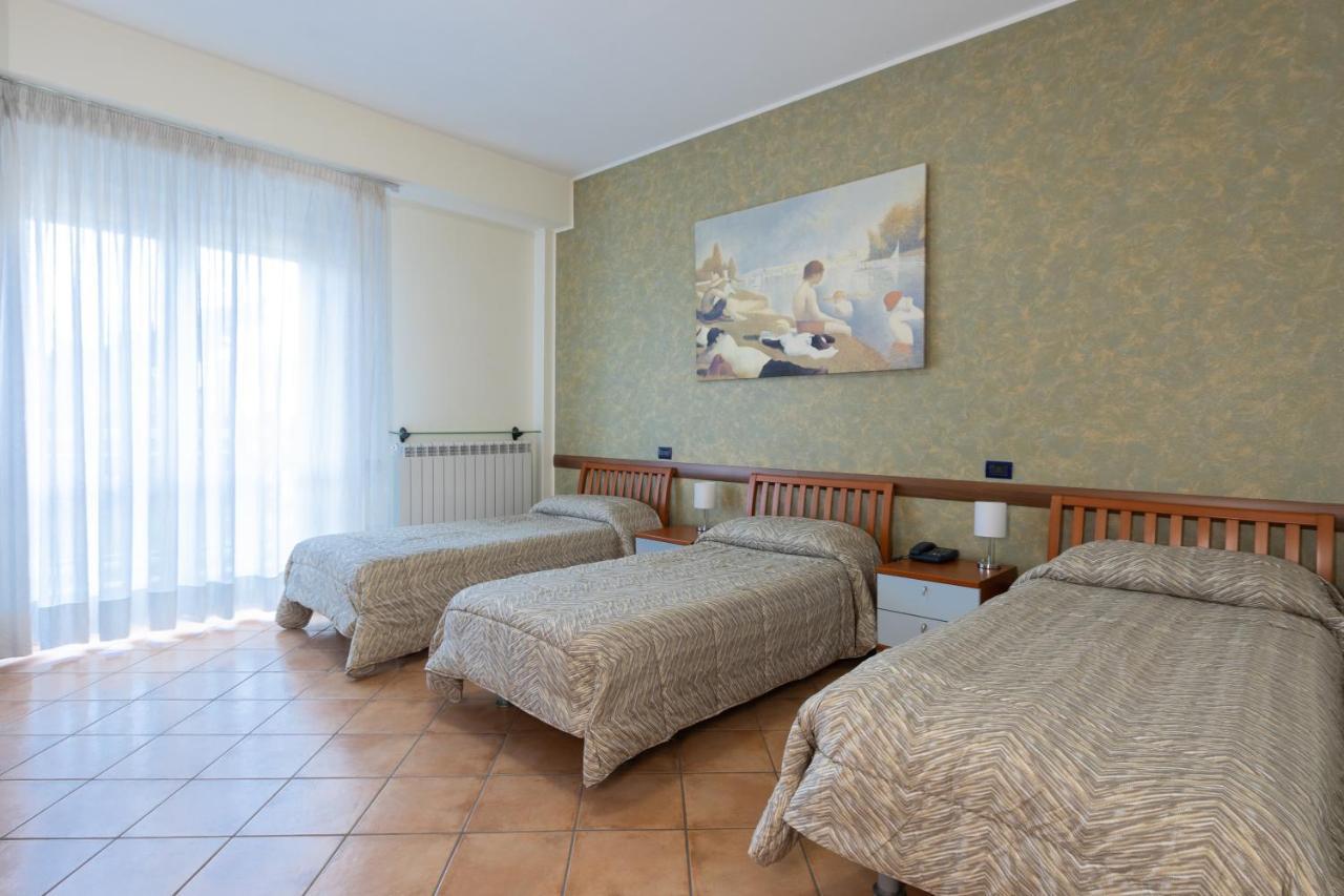 Hotel Azzurro LʼAquila Exteriér fotografie