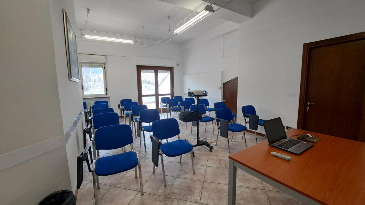 Hotel Azzurro LʼAquila Exteriér fotografie