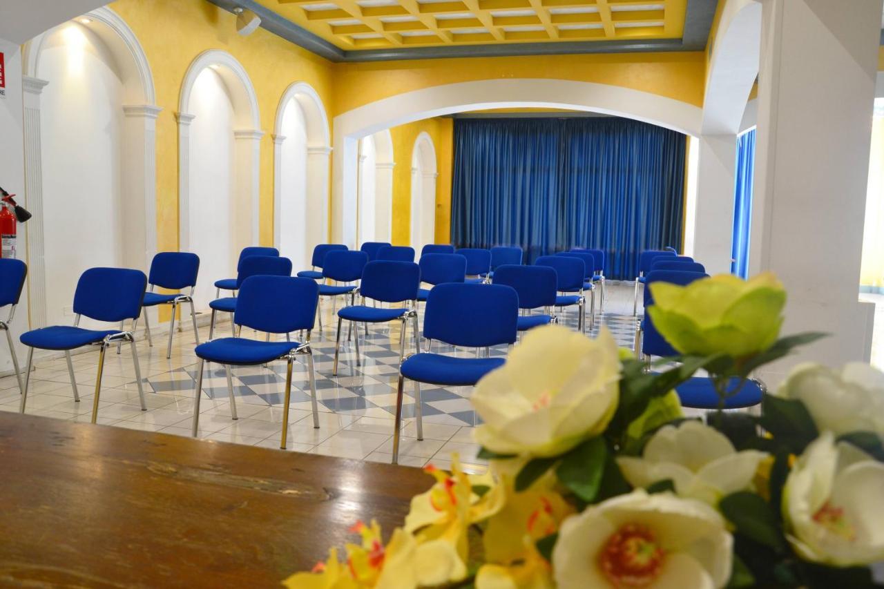 Hotel Azzurro LʼAquila Exteriér fotografie