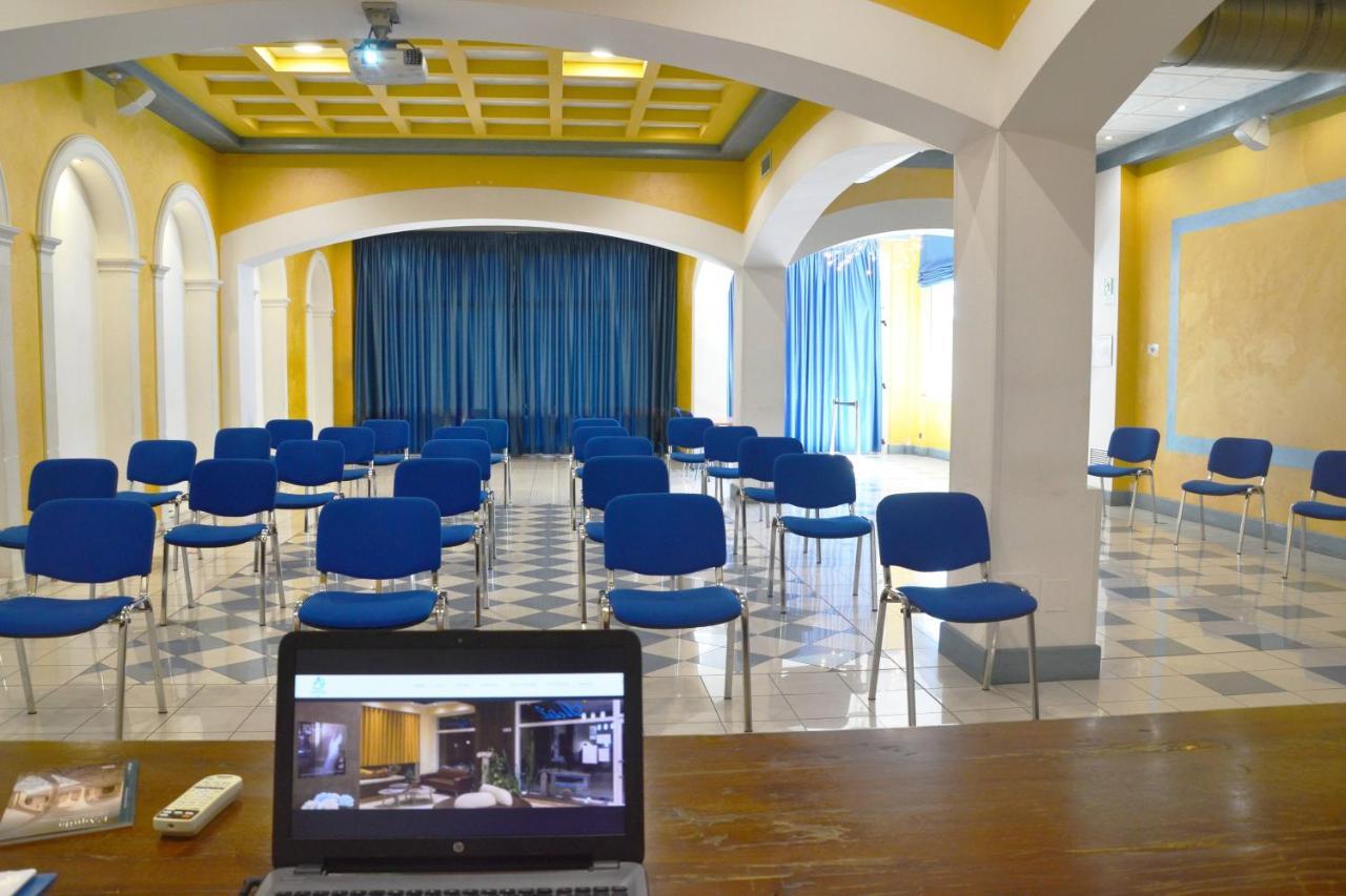 Hotel Azzurro LʼAquila Exteriér fotografie